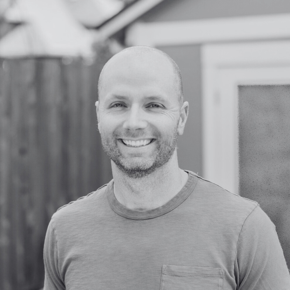 Washington State therapist: Erik Ciccarelli Black and White headshot of Erik Ciccarelli
